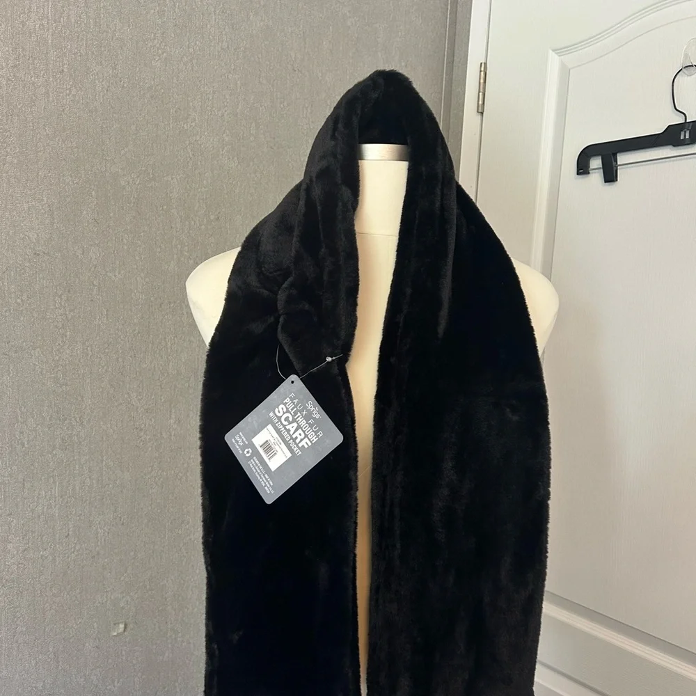 Elegant Black Scarf NWT - Picture 5 of 11